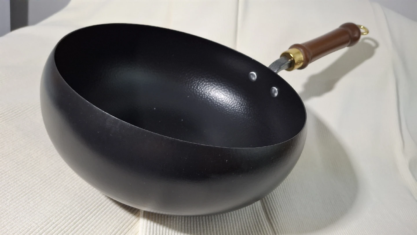 9.75" Wok with Wooden Handle - photo 3
