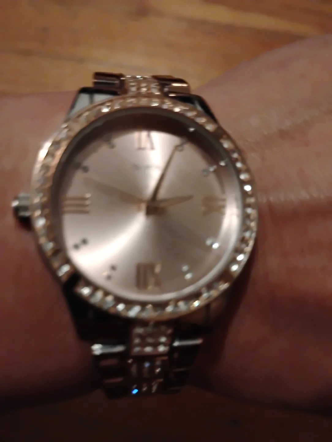 Elegant Women's Quartz Watch thumbnail