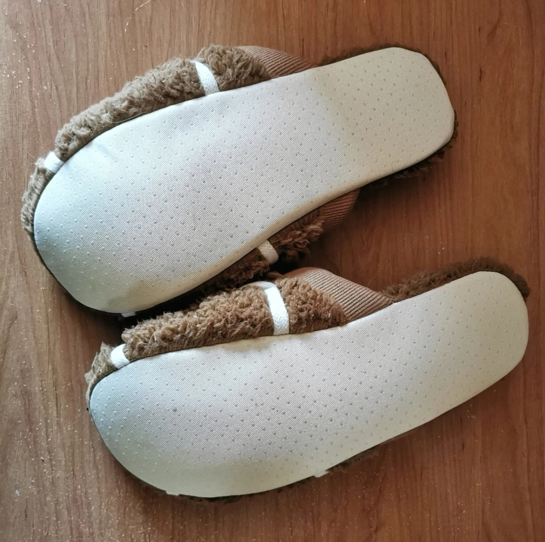 Pottery Barn Gingerbread Slippers - photo 3