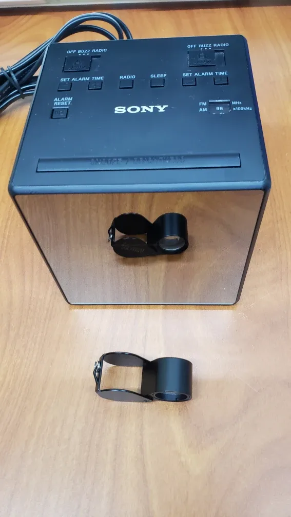 Sony ICF-C1T FM/AM Clock Radio image indicator(3)