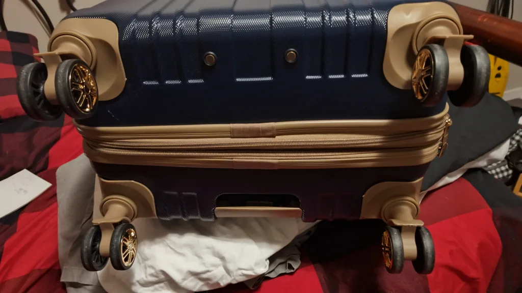 London Fog Northbridge Hardside Spinner Luggage image indicator(4)