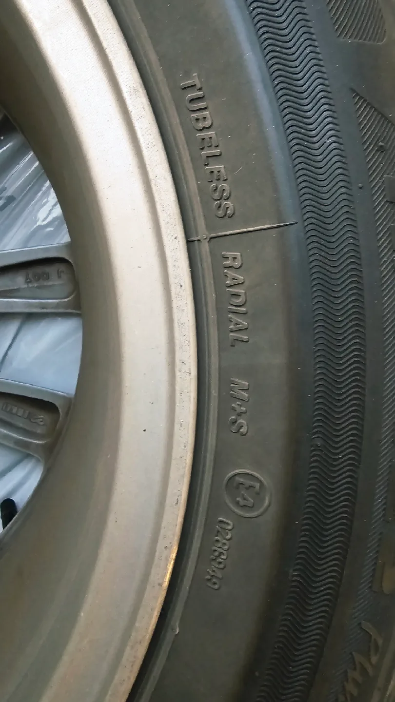 Bridgestone Ecopia Tire with Nissan Alloy Rim image indicator(5)