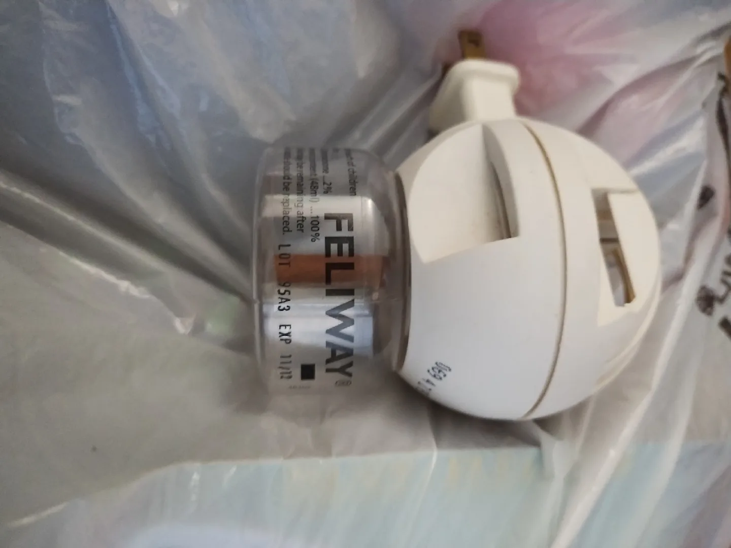 Dog Collar Clic 12.5cm & Hindes Wet & Dry Flea Comb image indicator(3)