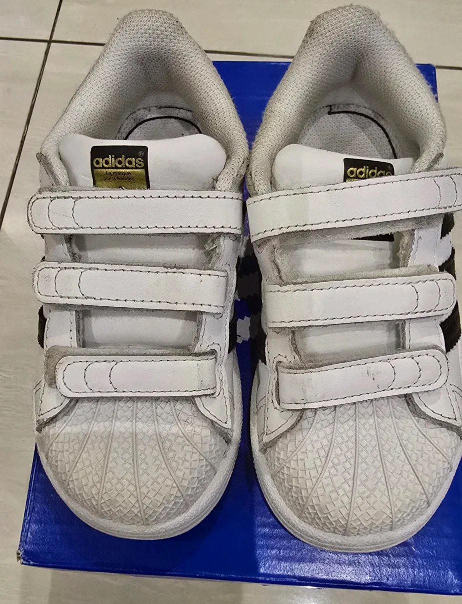 Adidas Superstar Shell Toes Kids Sneakers! - White - Size 9 image indicator(2)