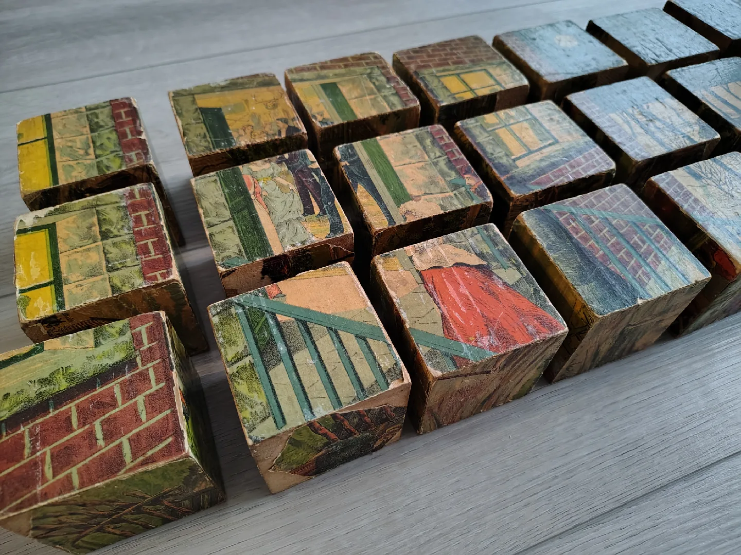 Very Nice, Very Vintage Wooden Puzzle Picture Blocks. image indicator(2)