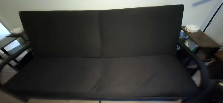 Futon noir avec cadre en métal image indicator(2)