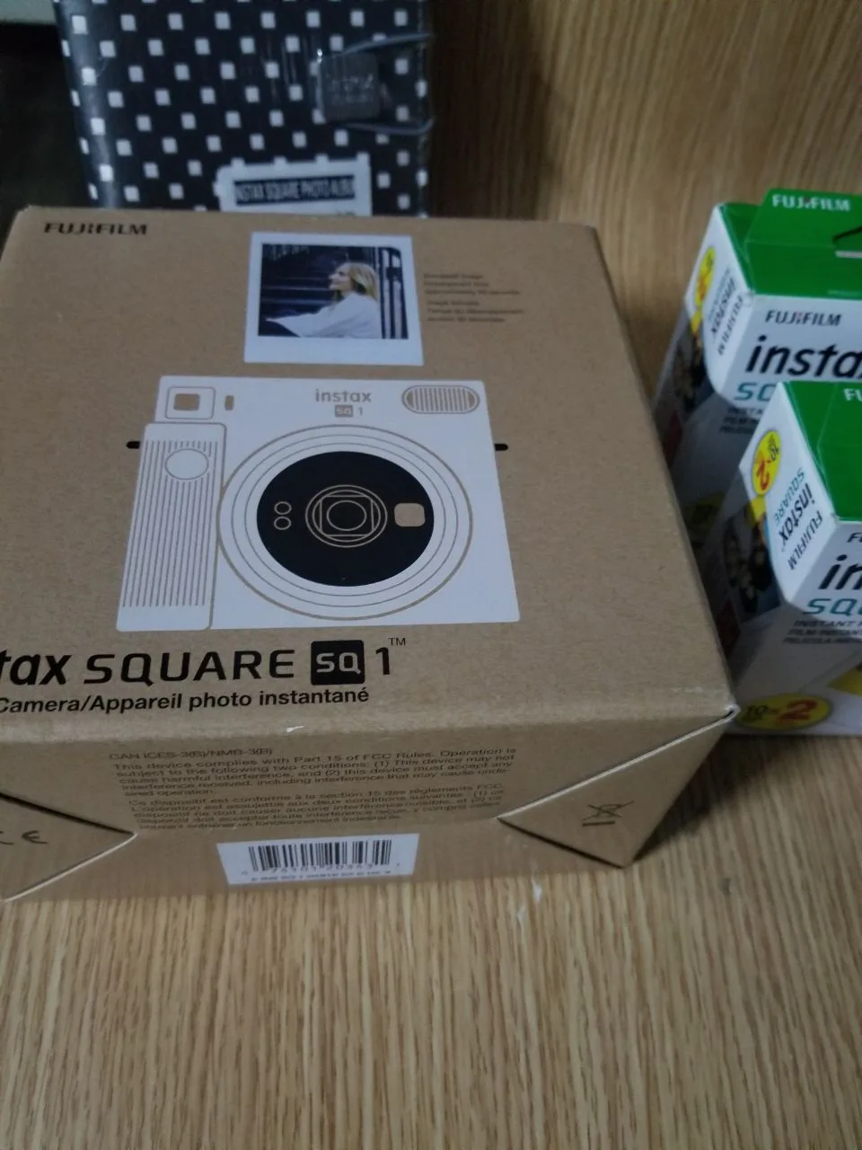 Fujifilm Instax SQ1 Instant Camera + FREE Film & Photo Album image indicator(3)