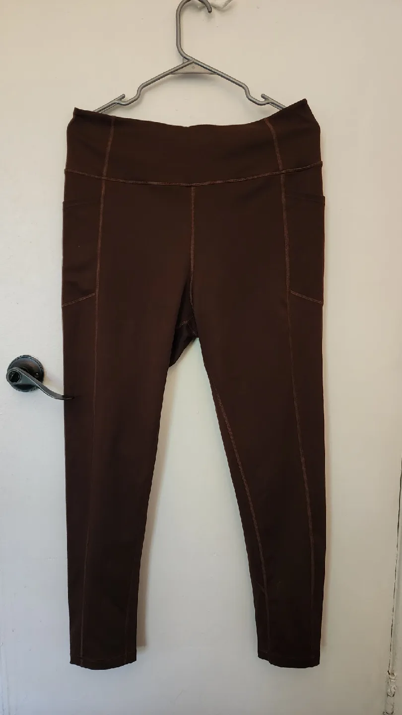 VS Brown Leggings with Pockets image indicator(2)