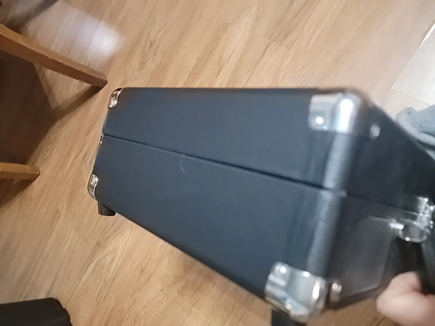 Victrola Vintage Suitcase Turntable image indicator(7)