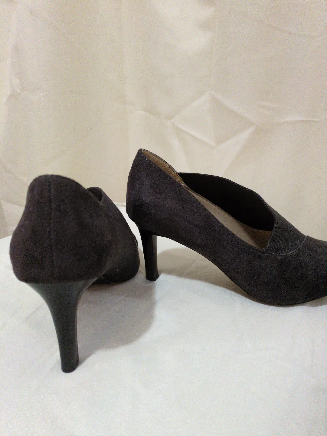 Andrew Geller Charcoal Suede Heels - Size 6.5 M image indicator(3)