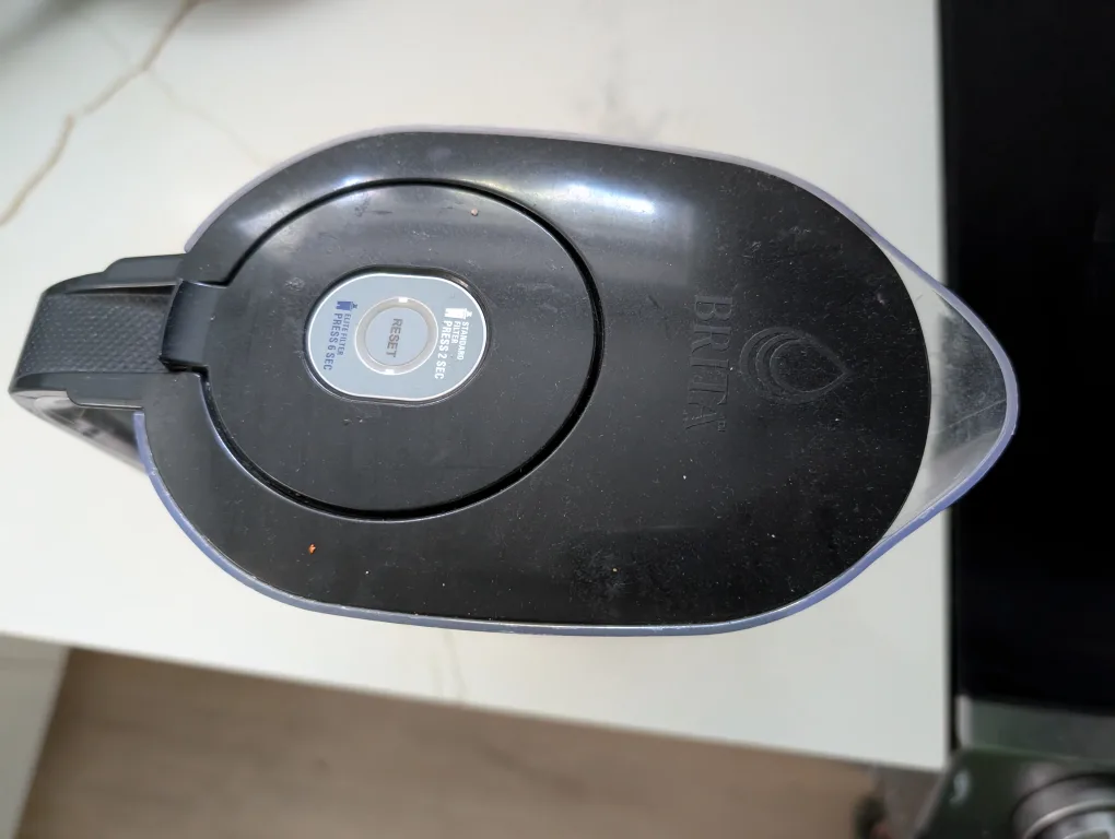 Brita Water Filter Pitcher - Black image indicator(2)