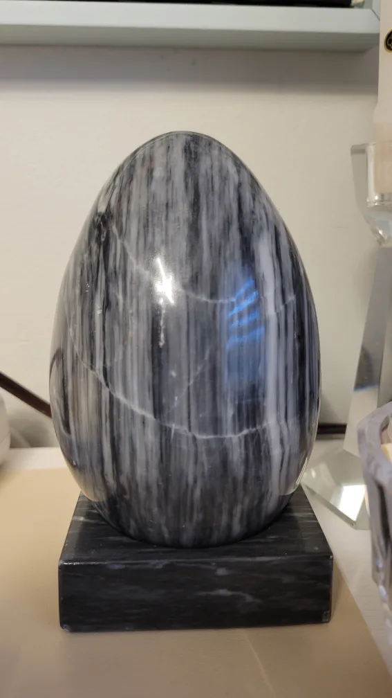 Marble Egg Sculpture image indicator(3)
