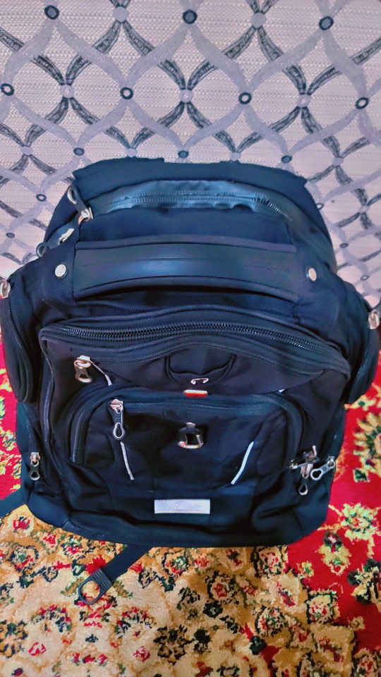 Swiss Gear Backpack – Good Condition - photo 4