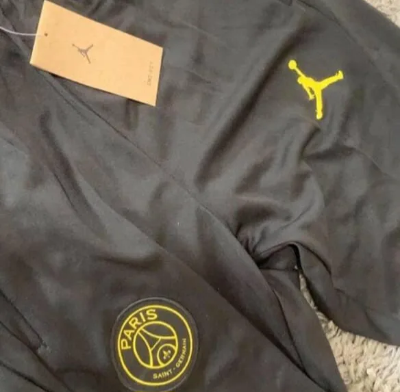 Paris Saint-Germain x Jordan Tracksuit - Brand New Kit image indicator(3)