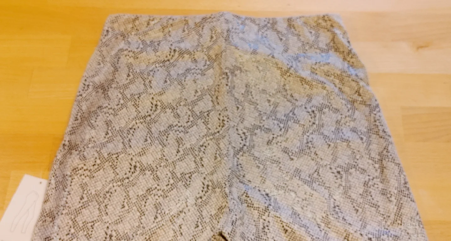 Zara Basic Pants - Size L image indicator(4)