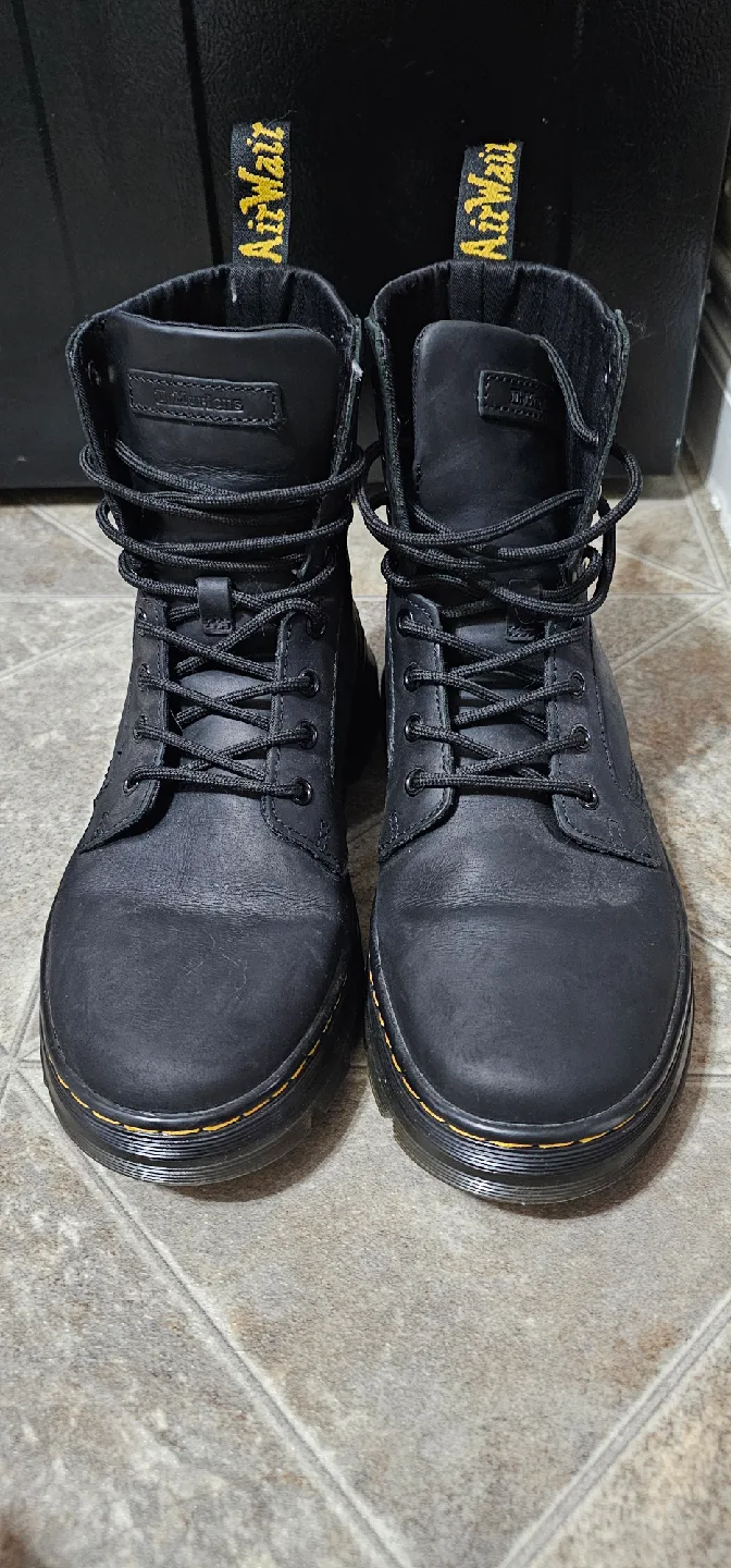 Authentic Dr. Martens Coombs Leather L10/M9