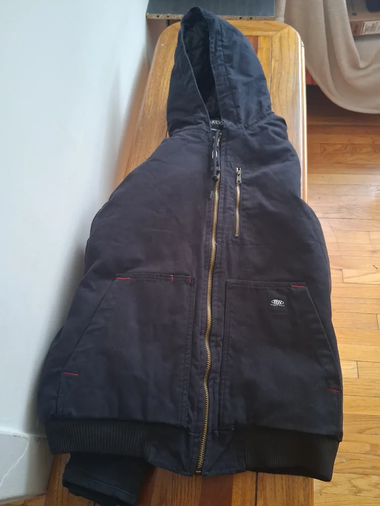 RW Rugged Wear comfort fit Black Hooded Jacket - Size L image indicator(4)