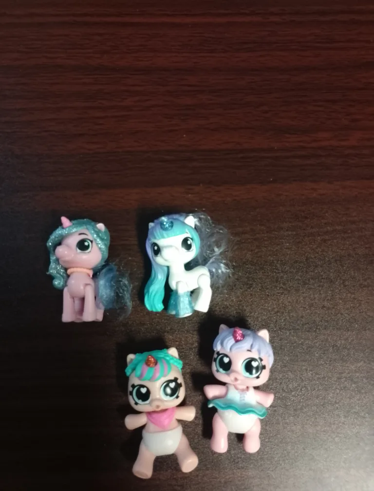 2 unicorn ponies and 2 unicorn babies thumbnail