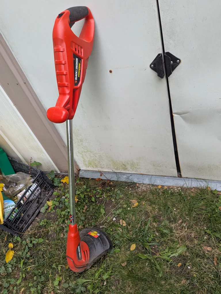 Black+Decker Cordless Grass Trimmer