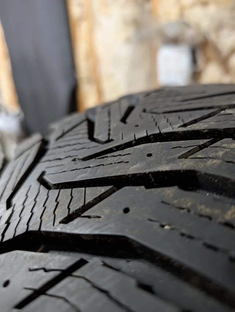 (4)-225/55R19 Winter Tires/Steel Rims 2013 Dodge Journey TPMS image indicator(4)