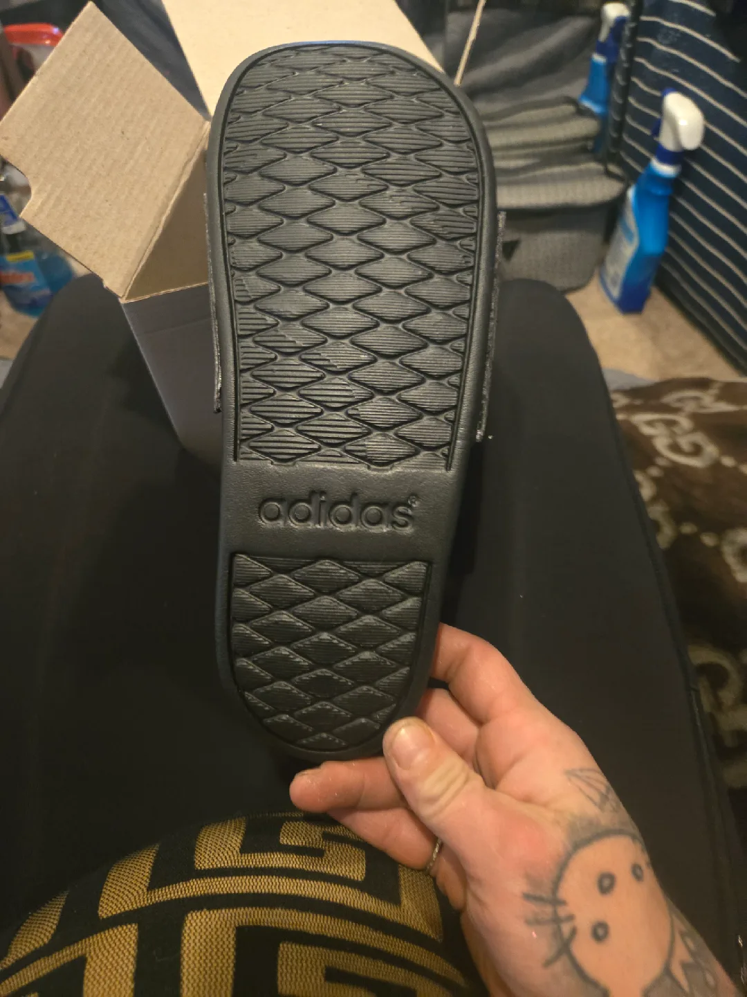 Adidas Adilette Comfort Slides - Size 7 - Black image indicator(3)