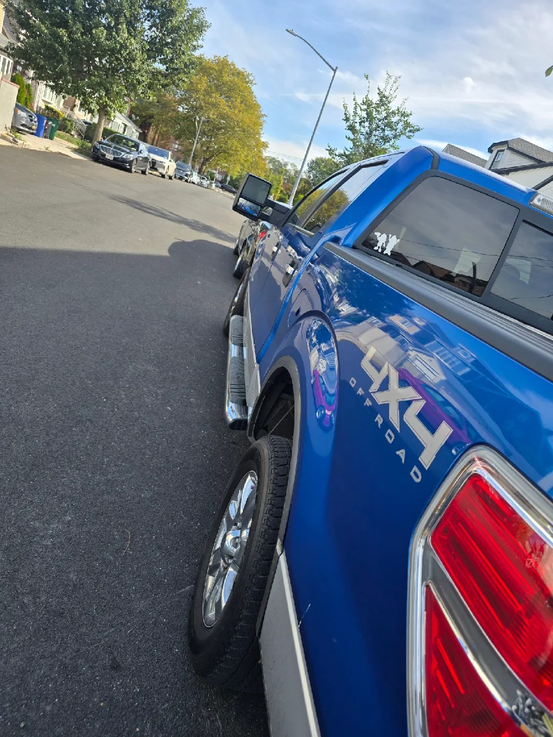 Ford F-150 Blue Truck image indicator(9)