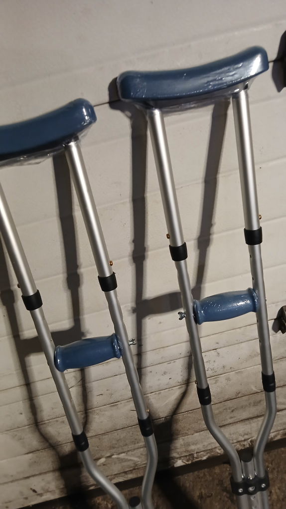 Adjustable Aluminum Crutches - photo 4