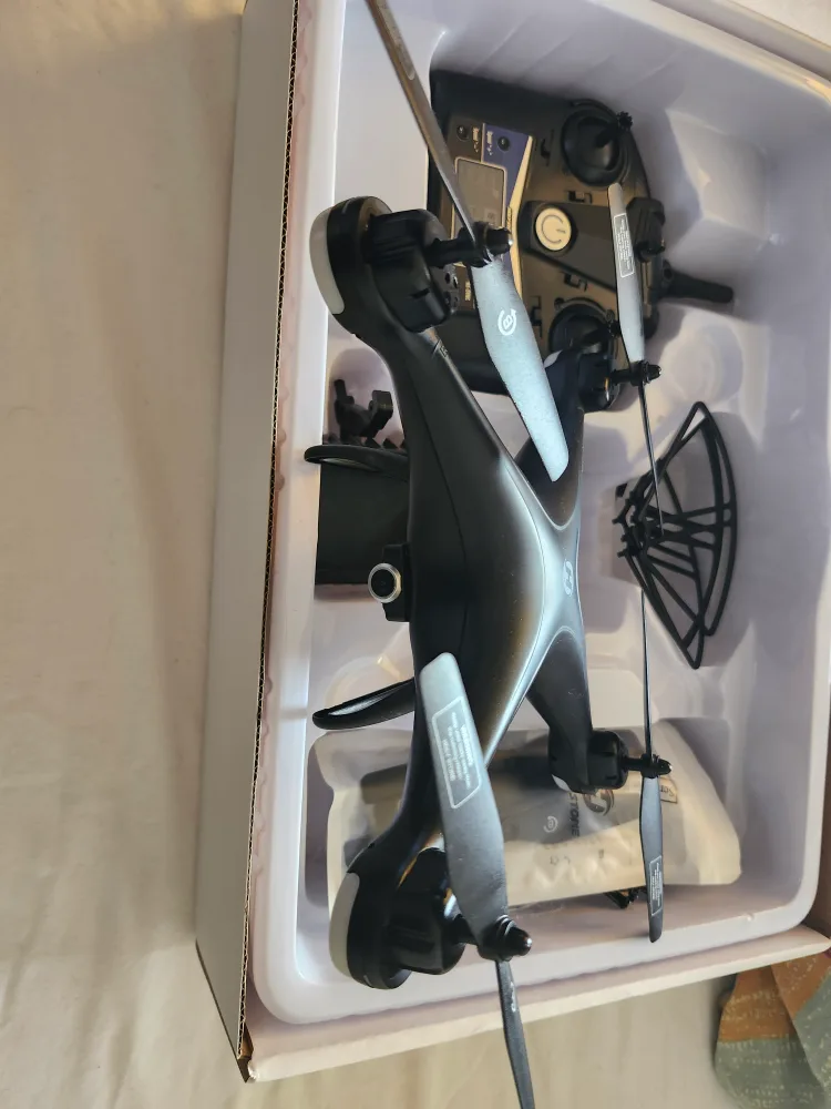 Holy Stone HS110D FPV Drone - Like New! image indicator(4)