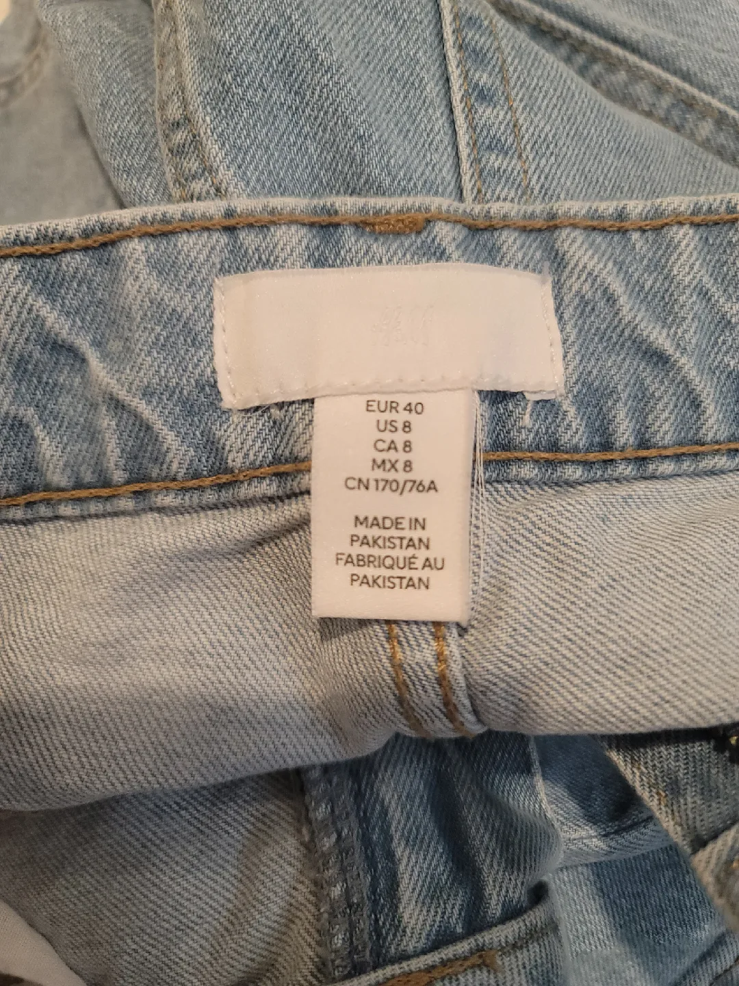 H&M Light Wash Denim Jeans - Size 8 thumbnail