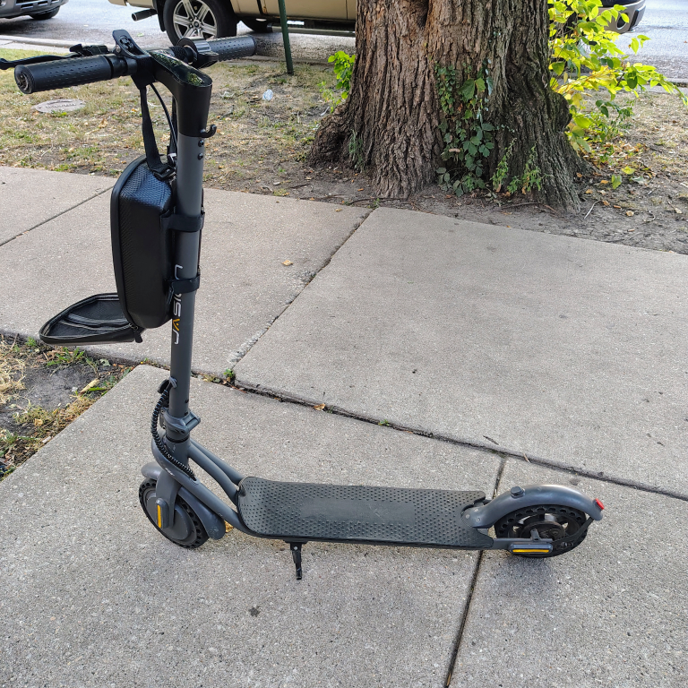 electric scooter goes up to 25 mph - photo 4