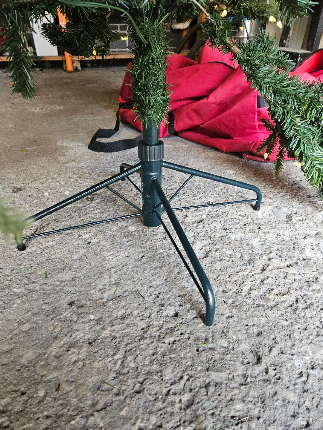 6.5' Artificial Christmas Tree prelit with Red Storage Bag image indicator(3)