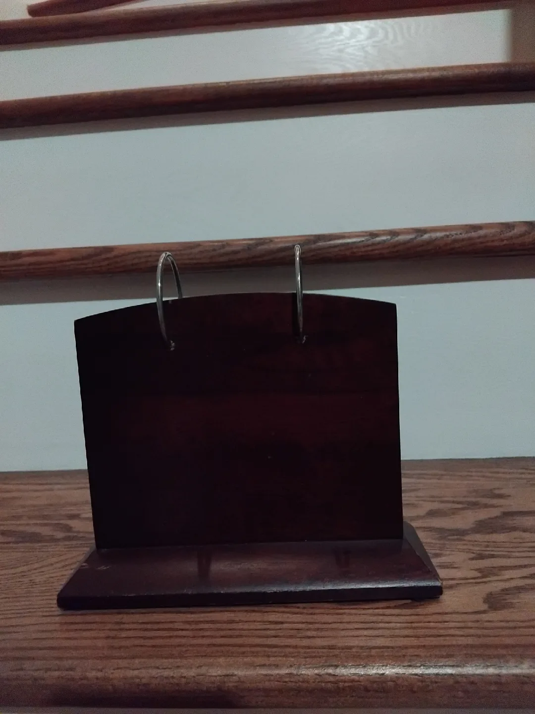 various card or picture holder image indicator(2)