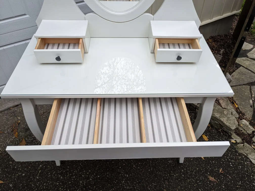 Ikea Hemnes Vanity/Desk With Mirror image indicator(8)