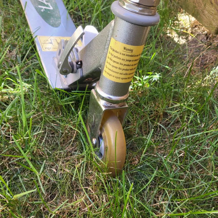 Like NEW Laser Kids Scooter!✨️ image indicator(4)