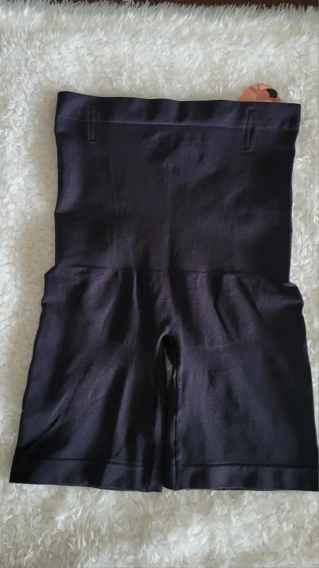 BNWT High Waisted Shaper Shorts XL/2XL image indicator(3)