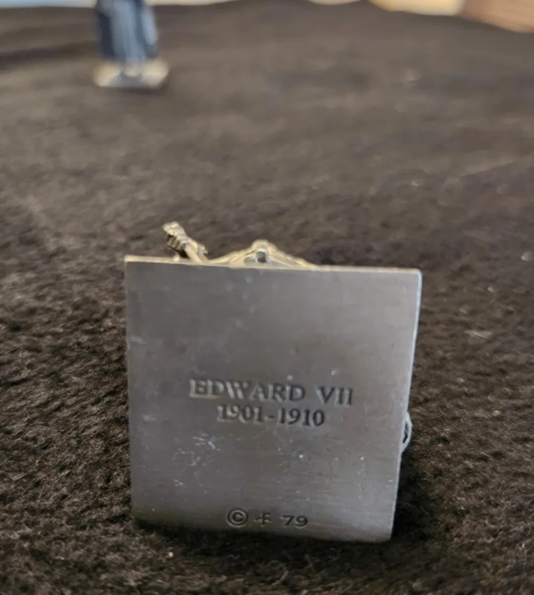 Vintage Pewter Royal Figures - Set of 8 image indicator(5)