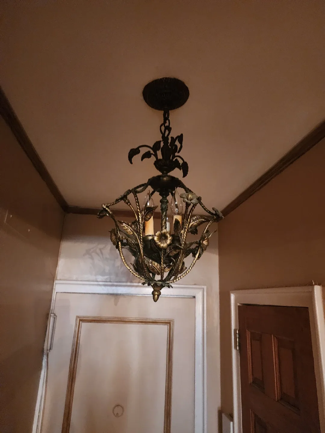 Vintage Floral Chandelier image indicator(5)