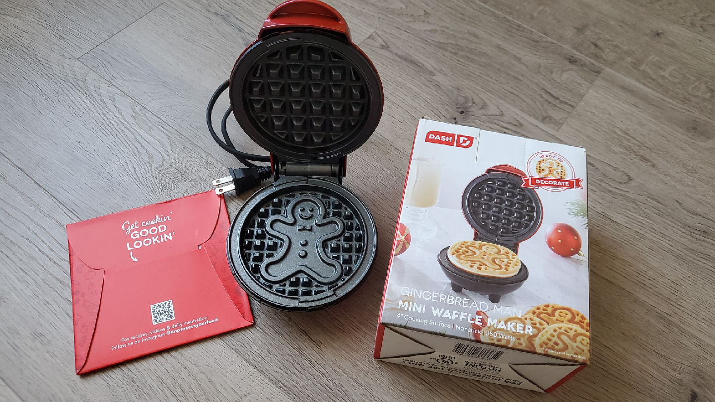 Dash Gingerbread Man Mini Waffle Maker