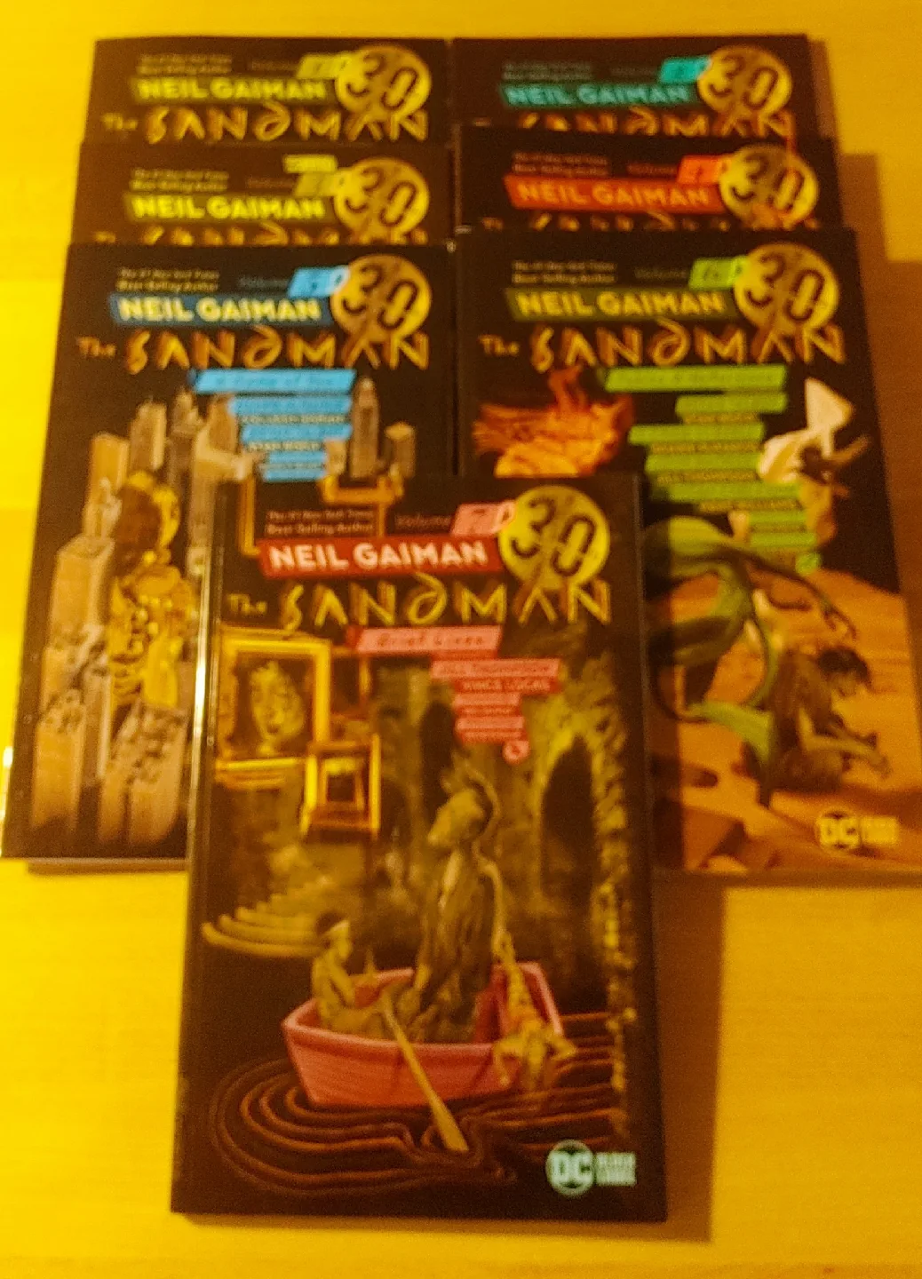 Neil Gaiman's The Sandman Volumes 1-7 image indicator(9)