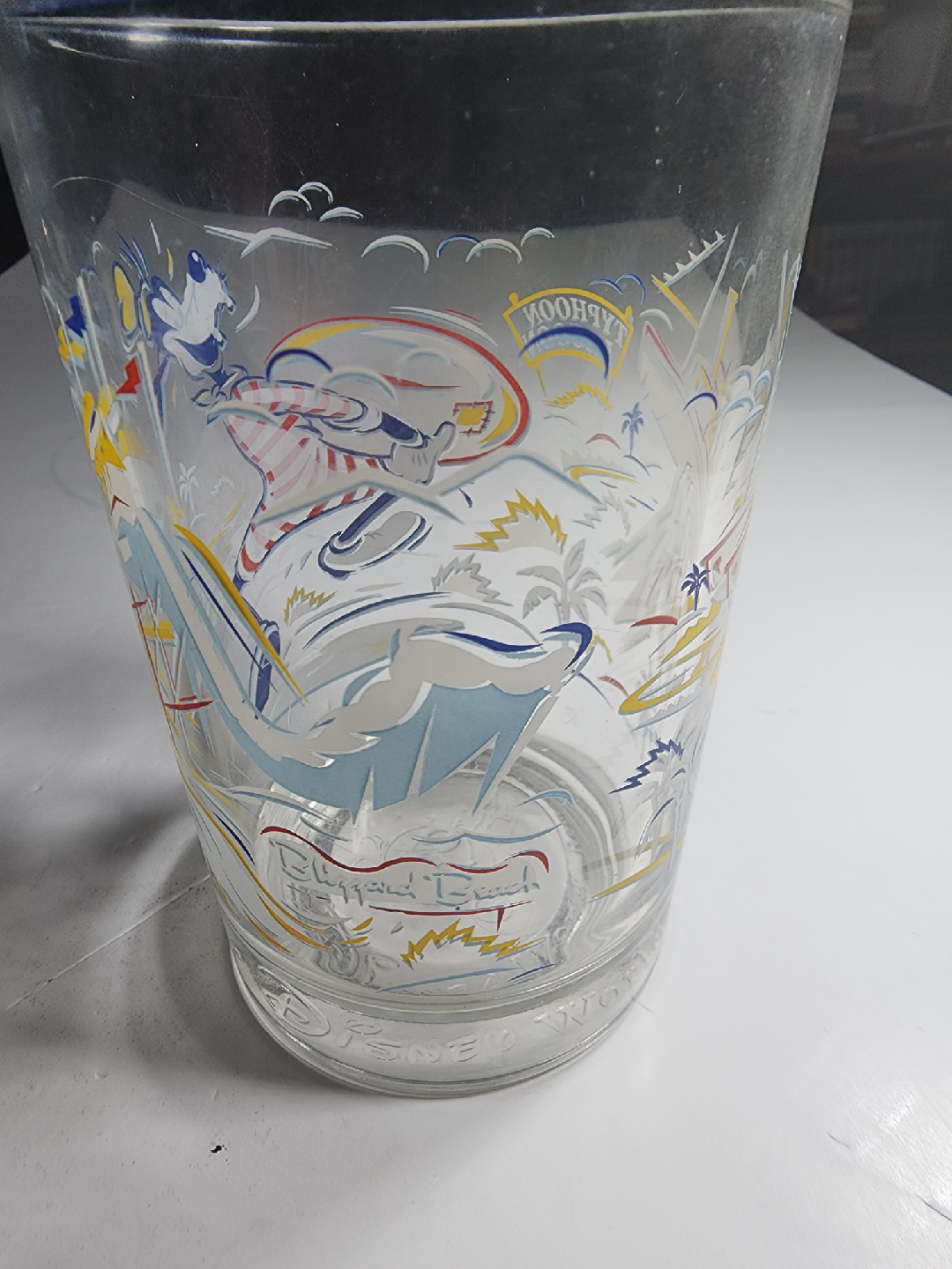 Disney World Goofy Typhoon Lagoon Glass