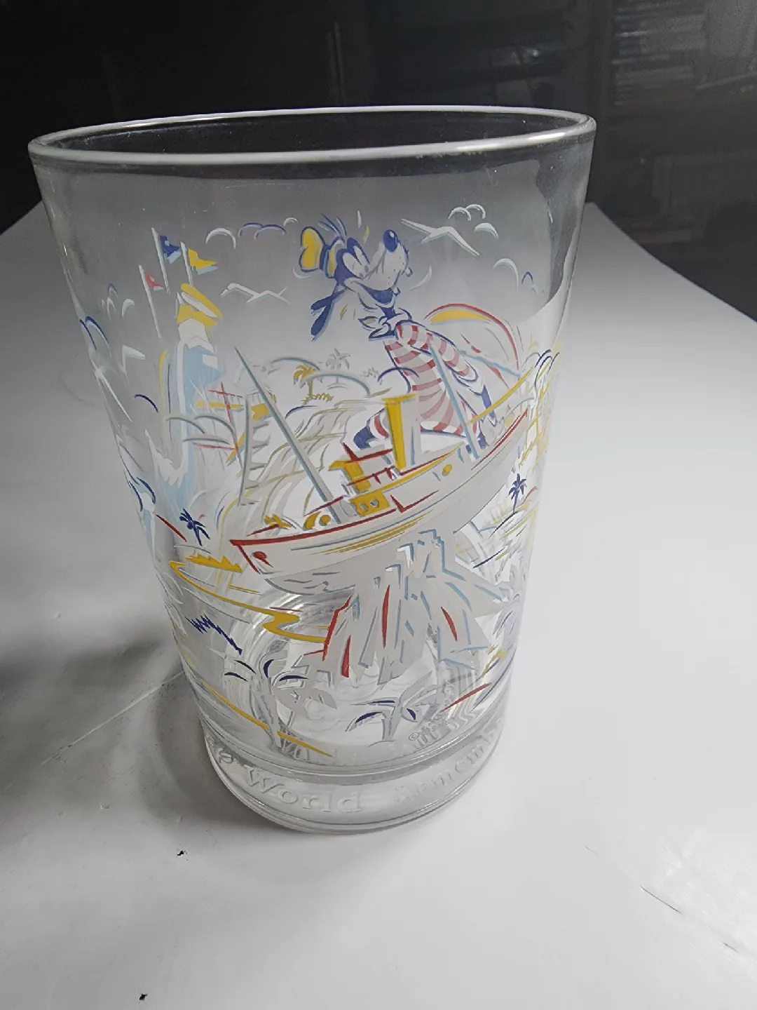 Disney World Goofy Typhoon Lagoon Glass image indicator(2)