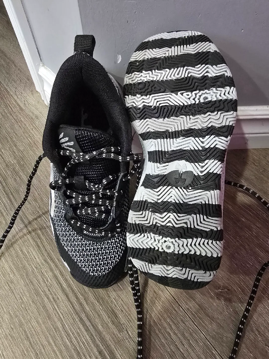 Under Armour Curry 4.5Y Youth Shoes image indicator(2)