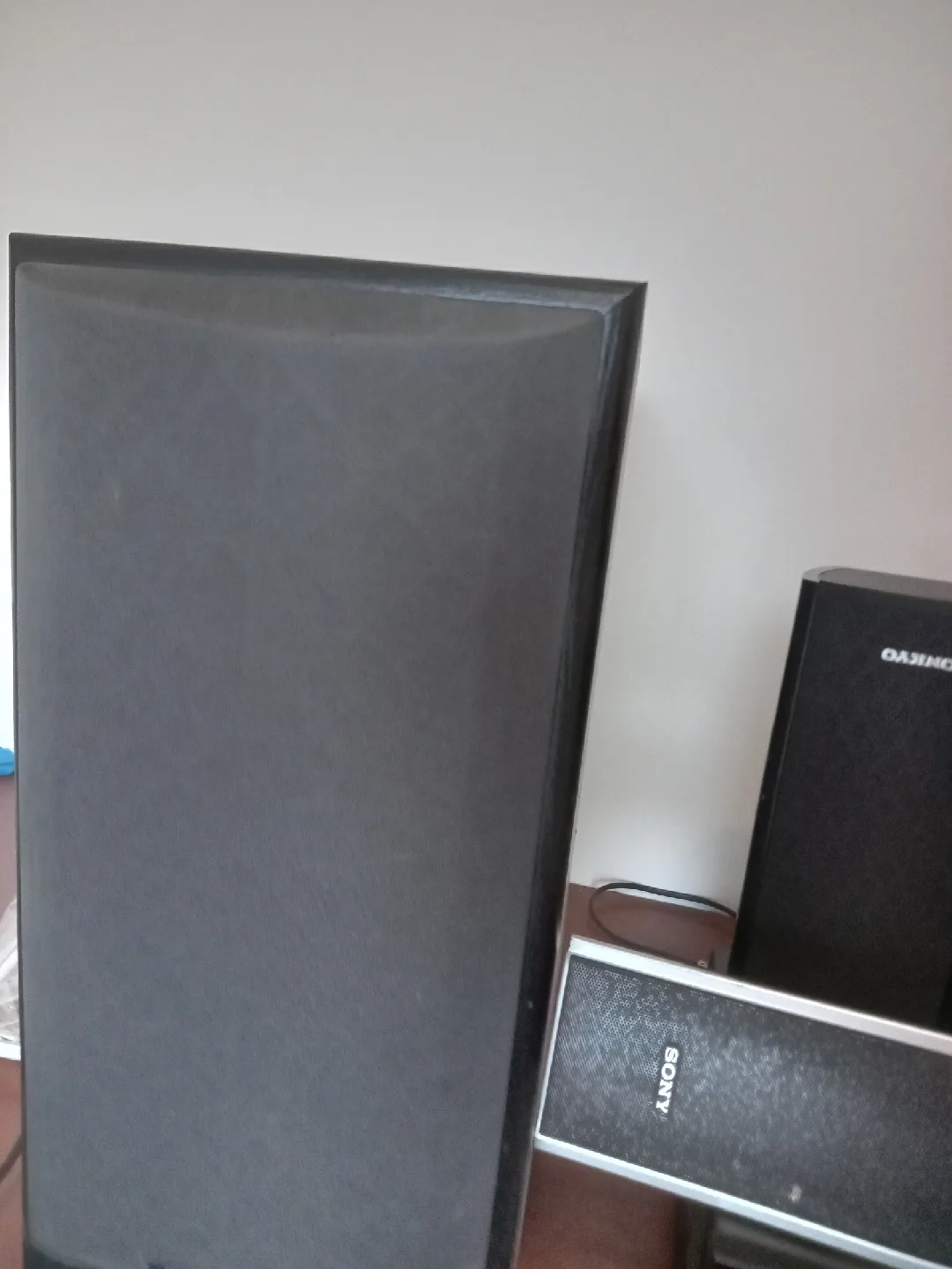 Samsung & Onkyo Home Theatre Speakers image indicator(2)