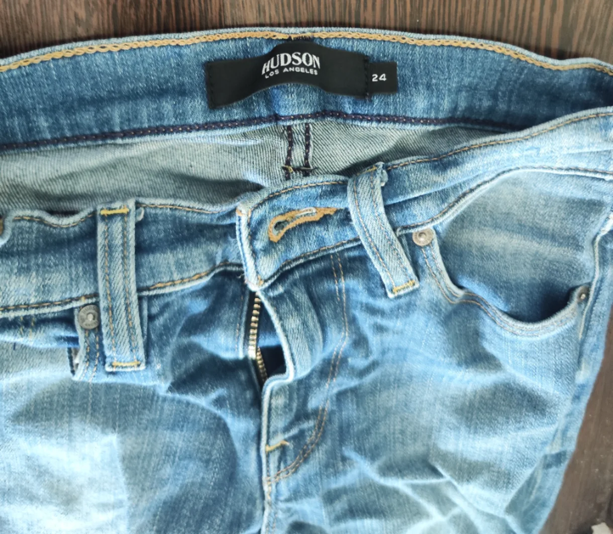 Hudson Jeans Size 24 & Jegging Size 0 image indicator(3)