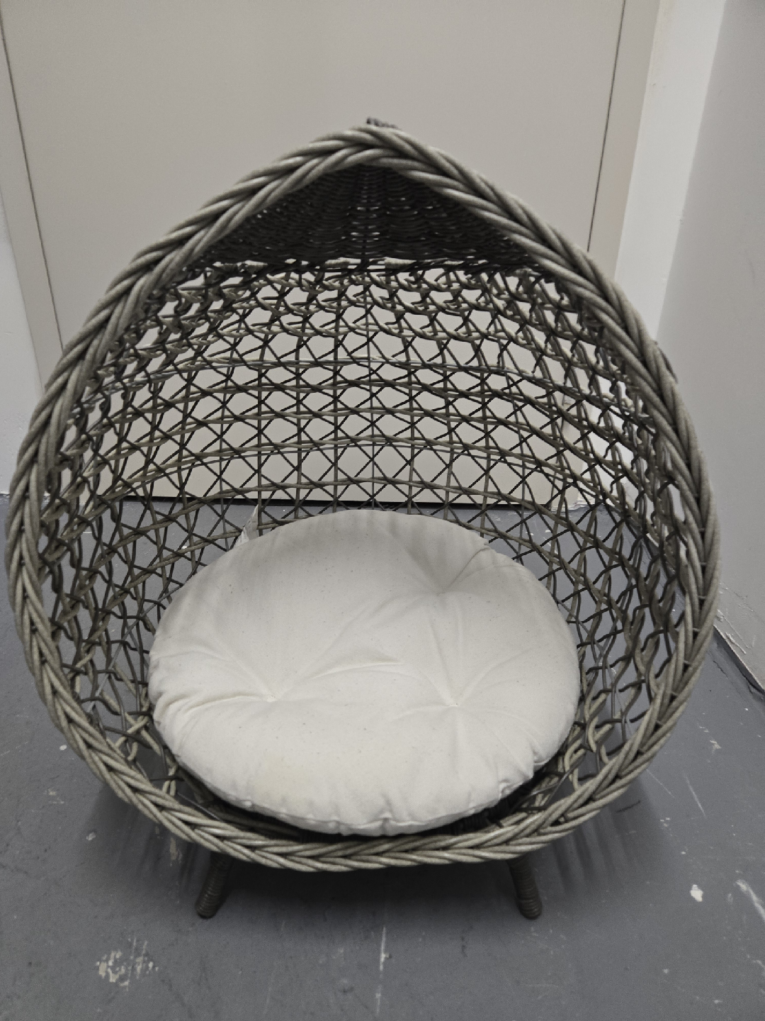 Wicker Egg Pet Bed with Cushion