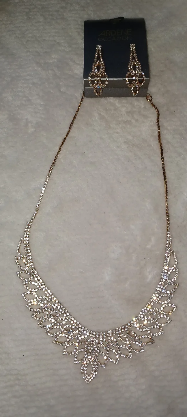 Ardene Occasion Necklace & Earring Set thumbnail