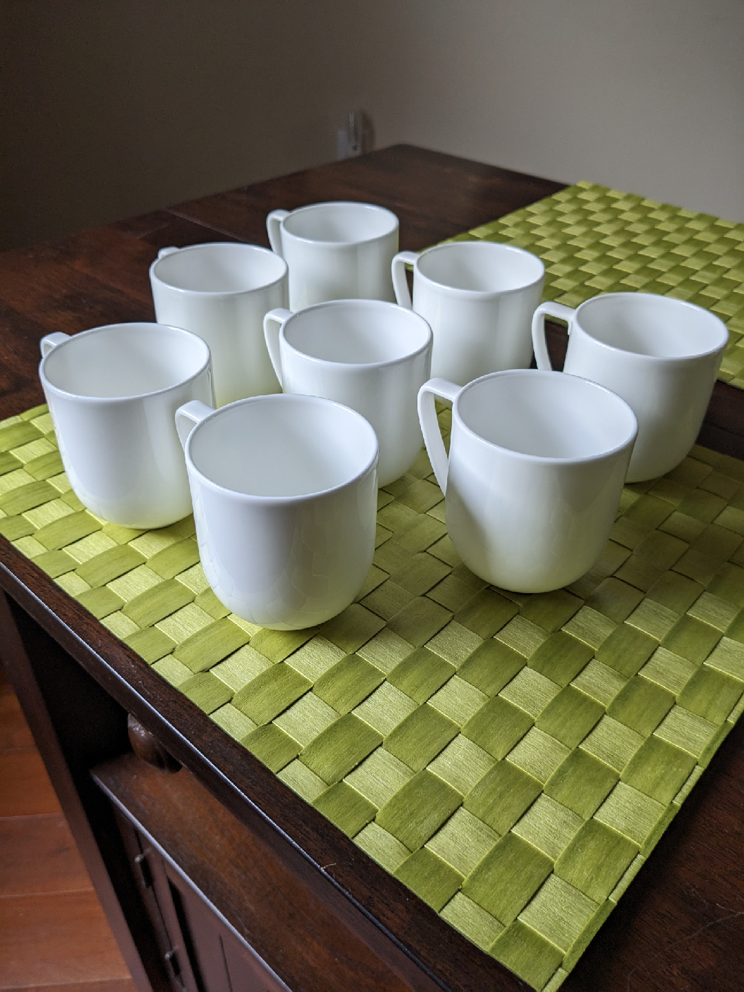 Set of Vera Wang Cups and Saucers - Like New - photo 4