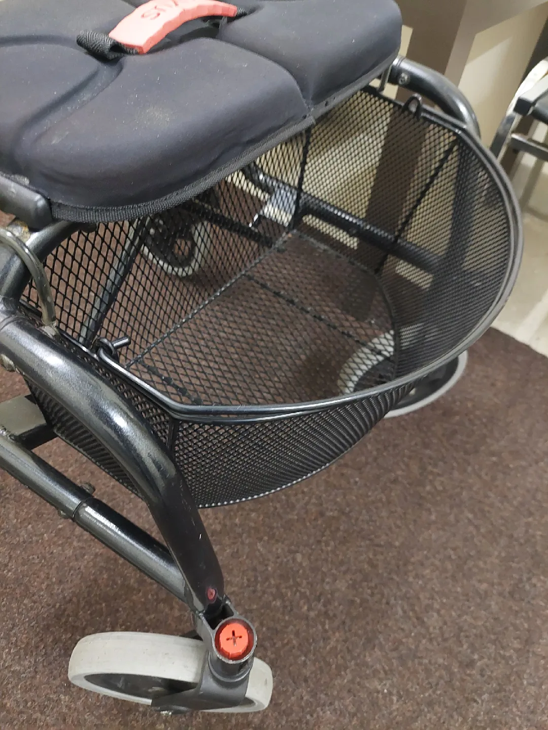 Nexus Walker with Seat & Basket image indicator(2)