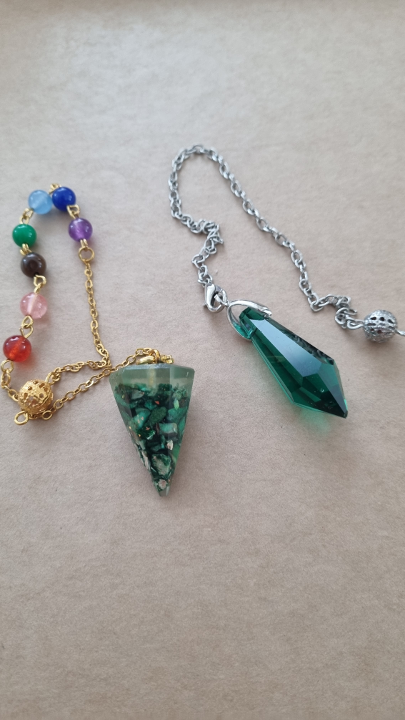 2 Pendulums - epoxy Green