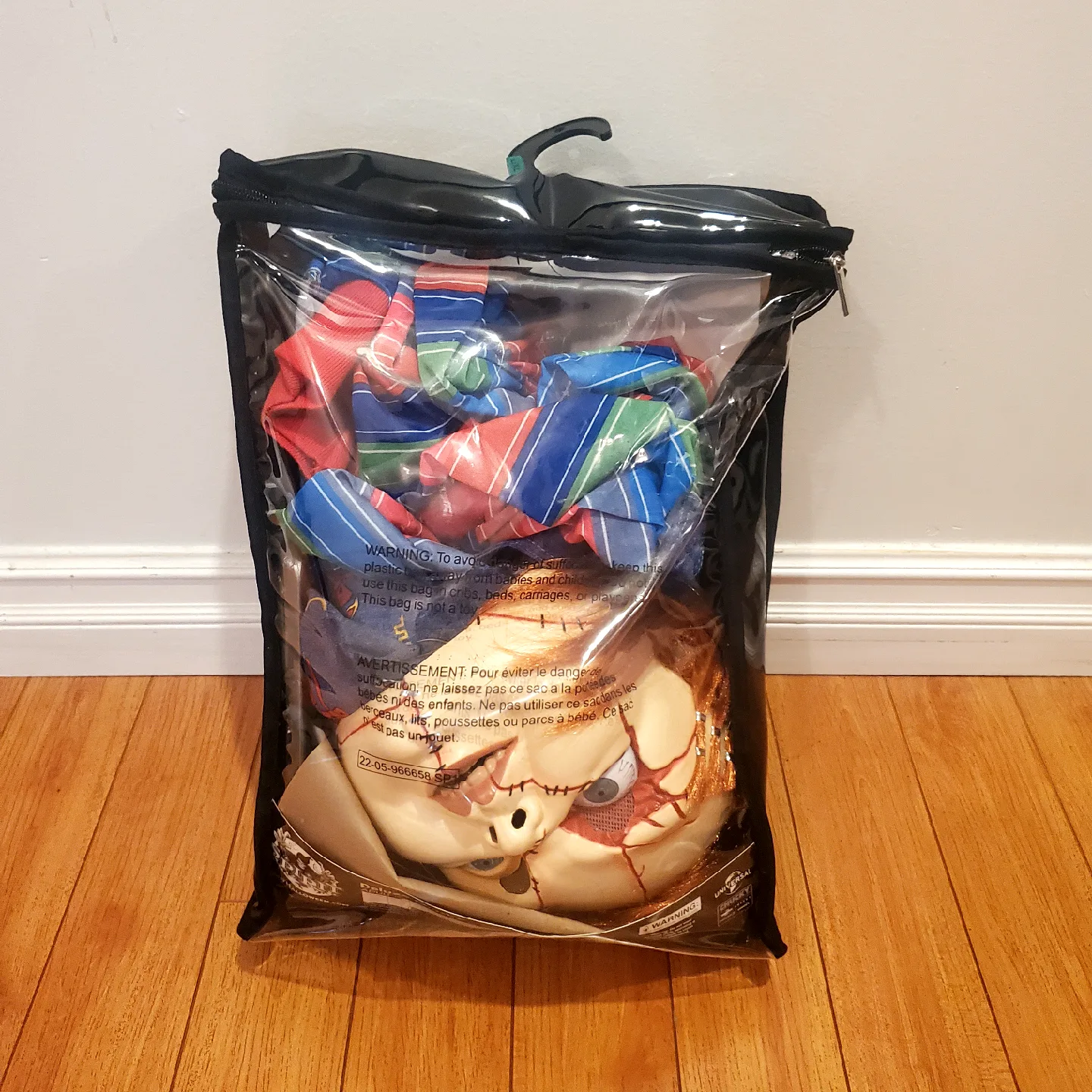 Spirit Halloween Chucky Costume - Adult LG/XL image indicator(3)